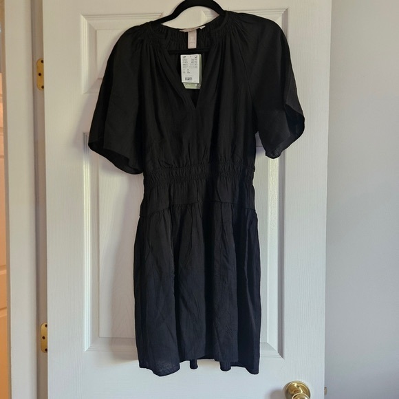 Dresses & Skirts - Women's Black Smocked Waist Mini Dress with Flutter Sleeves